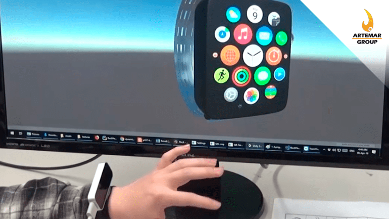 Esta pulsera tiene una cámara infrarroja que reconoce los gestos de los dedos en el dorso de la mano
