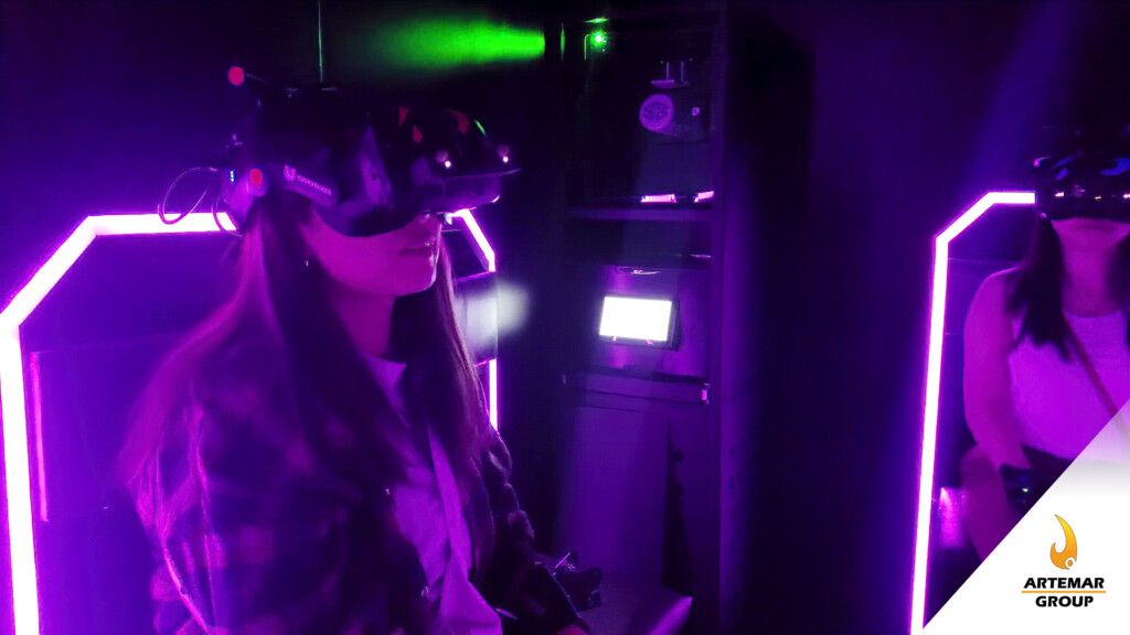 UNCONTAINED VR híper-inmersiva dentro de un contenedor