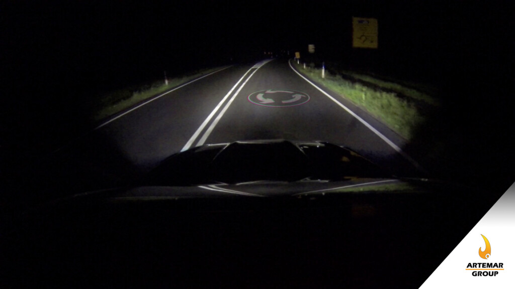 Ford proyecta direcciones en la pista con sus faros AR