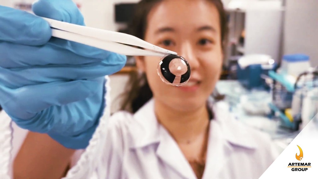 NTU trabaja en lentes de contacto inteligentes impulsados por lágrimas